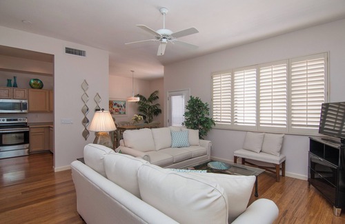 McCormick Ranch Condo | 1st Flr, Enclosed Patio, Mercado Shops, Walkable, Pet Friendly, Family Friendly