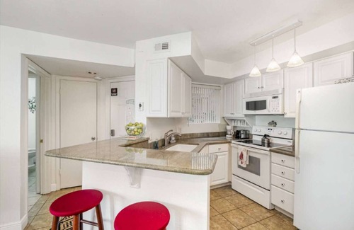 Ocean Side Village Apartment | 2/2 Pondview Haven - Beach 0.5mi