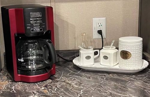 Cherokee House | 2.5 miles from casino.Mtn views.Cherokee Reservations. Now with Wi-Fi.