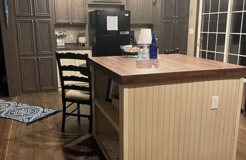 Cherokee House | 2.5 miles from casino.Mtn views.Cherokee Reservations. Now with Wi-Fi.