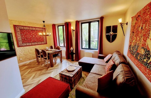 Rouen City Centre Apartment | 2 Appt MédiéLounge ou MédiéOld, Parking Vue magnifique par Beds76