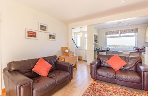 Amble House | 2 Bay View