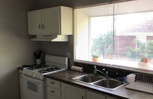 Oakhurst House | 2 BD/2 BA