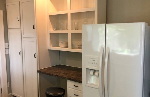 Oakhurst House | 2 BD/2 BA