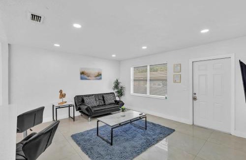 Hallandale Beach House | 2 Bdrm Modern House Mins From Beach & Casino Hb1