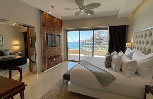 Cabo San Lucas Resort | 2 bdrms & THREE baths in FIVE-DIAMOND Resort! Luxury awaits you!