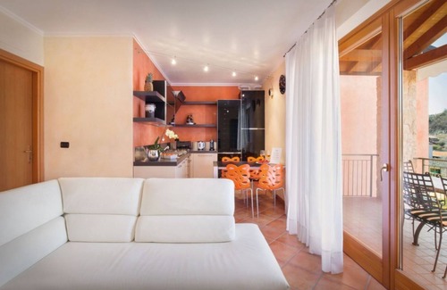 Albisano Apartment | 2 beautiful pools and 1 whirlpool with a fantastic lake view (pools are not heated)