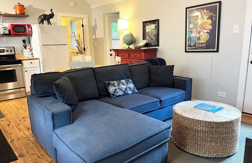 Union Pier House | 2 bed/1 bath, 1.5 blocks to beach/town, dog friendly