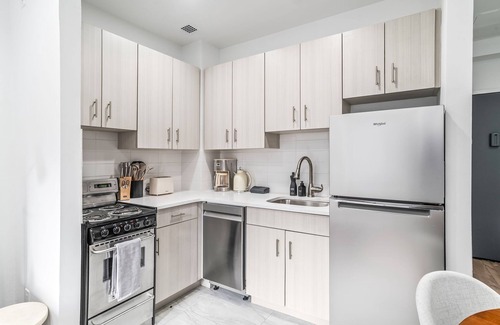 Tudor City Apartment | 2 bed 1 bath Cozy Gem apartment