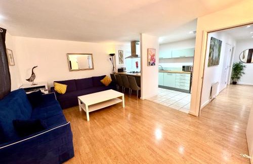 Bow Apartment | 2 Bed, 2 Bath, Ground Floor Whole Apartment with Parking, Near Central London & Stratford, Close to Station, Zone 2