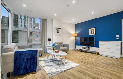 Vauxhall Apartment | 2 Bed 2 Bath Next to Nine Elms Station - Zone 1