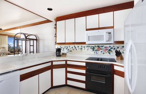 Poipu Resort | 2-Bed/2-Bath Oceanfront Condo Suite
