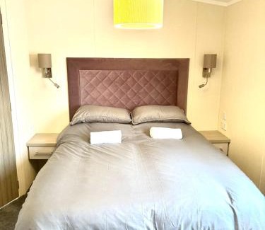 Hamworthy Other | 2 Bed, 2 Bathroom, modern Caravan with Sea views!