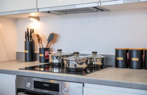 Old Trafford Apartment | 2 bed - 5 mins from Old Trafford