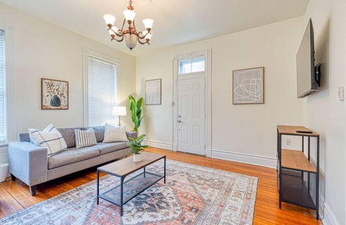 Benton Park House | 2 Bed and 1 Bath Family Friendly Home