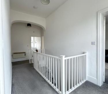 Wellington Apartment | 2 bed apartment complete with bedding and towels