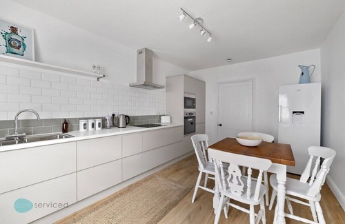 Barbican House | 2 Bed - Apartment No. 1 Windsor Villas