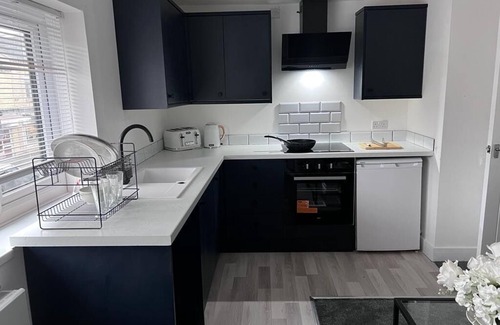 Ainley Top Apartment | 2 Bed apartment Sleeps 3 -Smart Tv -Private garden