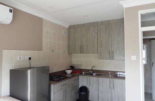 Harare Apartment | 2 Bed Apartment With En-suite Kitchenette - 2064