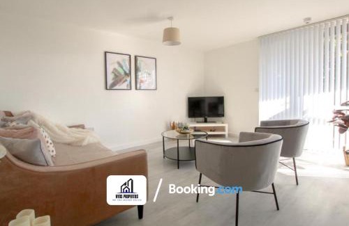 Chorlton-on-Medlock Apartment | 2 Bed Apt City Centre By NYOS PROPERTIES Short Lets & Serviced Accommodation