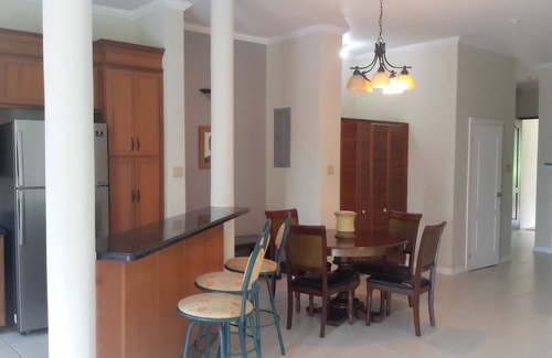 Runaway Bay Apartment | 2 Bed Apt with Balcony at Runaway Bay