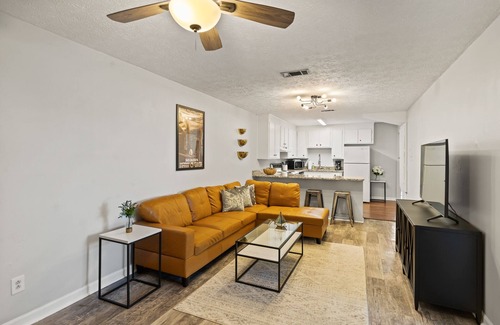 Auburn Apartment | 2 Bed Condo across from Toomers Corner and AU Campus
