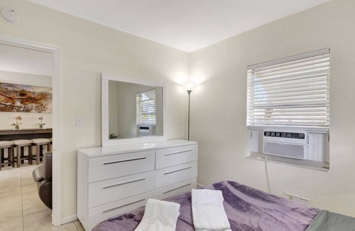 Delray Beach Cottage | 2 bed Cottage in Delray Beach walk to Atlantic, pets welcome, free parking