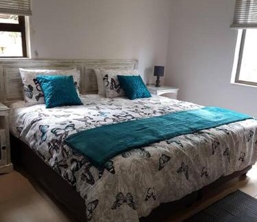 Shaka's Rock Apartment | 2 Bed cottage with sea views and lovely gardens