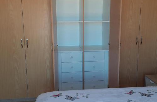 Mandria House | 2-Bed House Sleeps 6 -Pool -Free Parking -Netflix