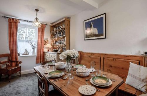 Llwyngwril House | 2 Bed in Aberdovey 80399