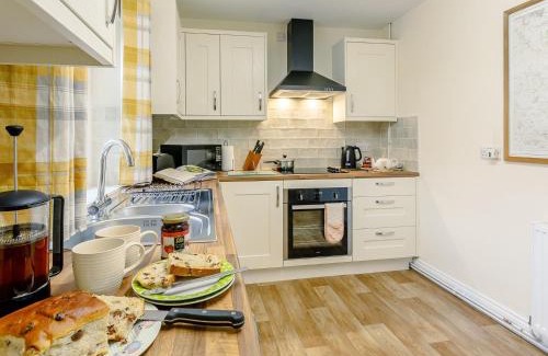 Alford House | 2 Bed in Alford 77637