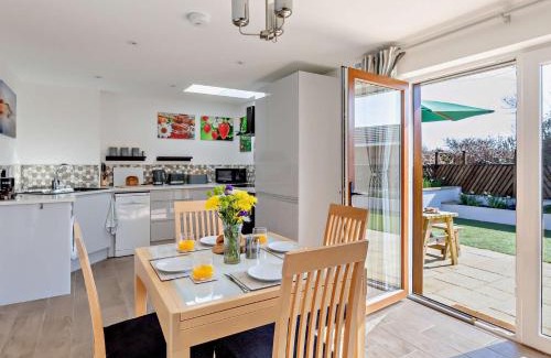 Axminster House | 2 Bed in Axminster 89471