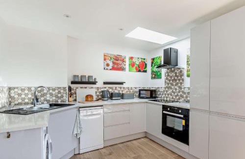 Axminster House | 2 Bed in Axminster 89471