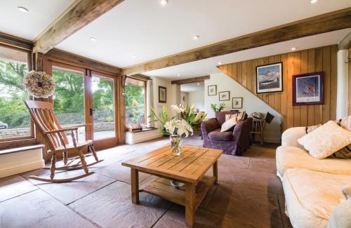 Chesterfield House | 2 Bed in Baslow PK801