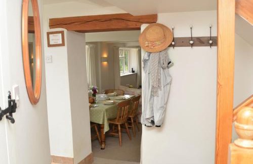 Beaminster House | 2 Bed in Beaminster 63136