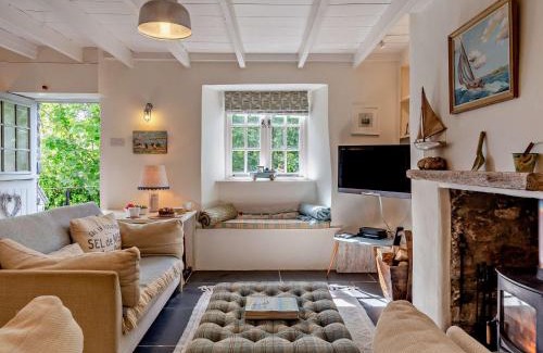 Chillington House | 2 Bed in Beesands 56702