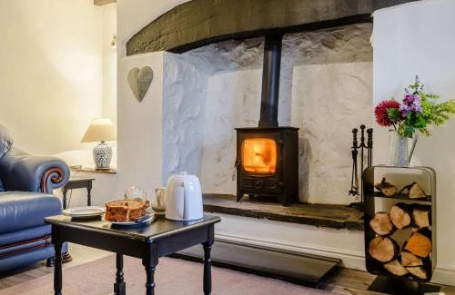 Llanrwst House | 2 Bed in Betws-y-Coed 78601
