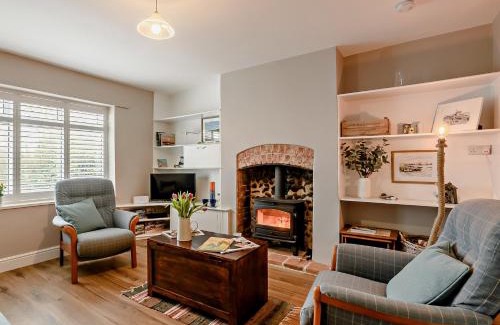 Briston House | 2 Bed in Briston 91371