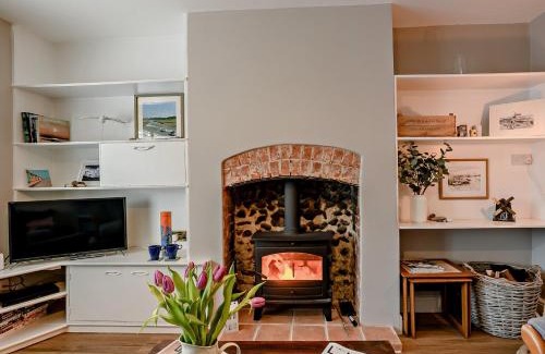 Briston House | 2 Bed in Briston 91371