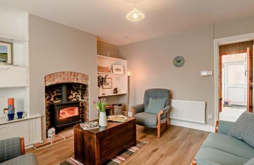Briston House | 2 Bed in Briston 91371