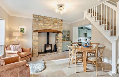 Burton Bradstock House | 2 Bed in Burton Bradstock 93076