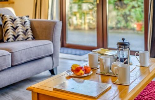 Two Waters Foot Apartment | 2 Bed in Fowey 77914
