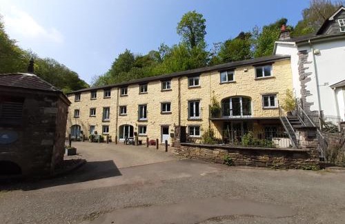 Gilwern House | 2 Bed in Gilwern 86615