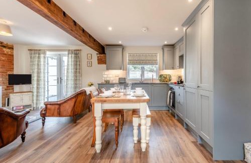 New Forest District House | 2 Bed in Godshill 96125