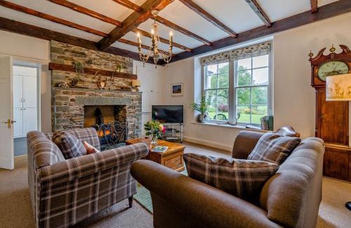 Lakeside House | 2 Bed in Lakeside 94926