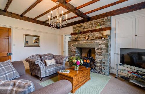 Lakeside House | 2 Bed in Lakeside 94926