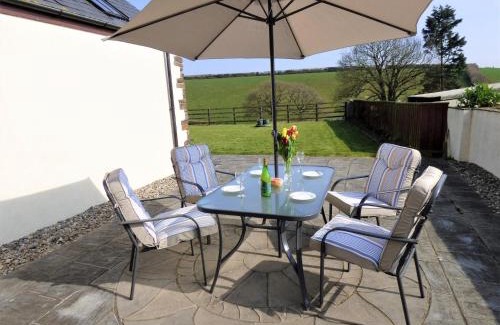 Liskeard House | 2 Bed in Looe LANDC