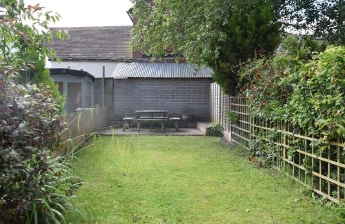 Ludwel House | 2 Bed in Ludlow 91422