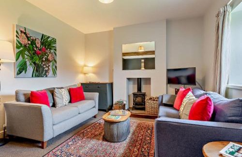 Moulton House | 2 Bed in Richmond G0139