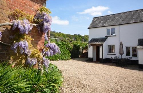 Sidmouth House | 2 Bed in Sidmouth BURSC